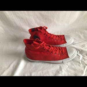 Sold‼️ Red High Top converse